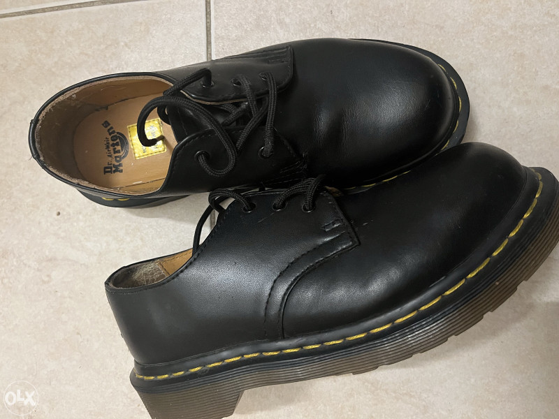 Dr Martens cipele br 37 original Cipele i Gle nja e za ene OLX.ba