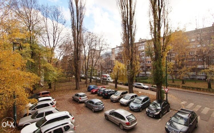 Uredan i lijepo namješten trosoban stan, Grbavica