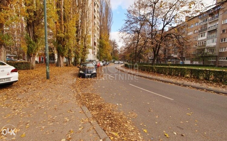 Uredan i lijepo namješten trosoban stan, Grbavica