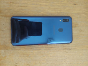 Samsung M20