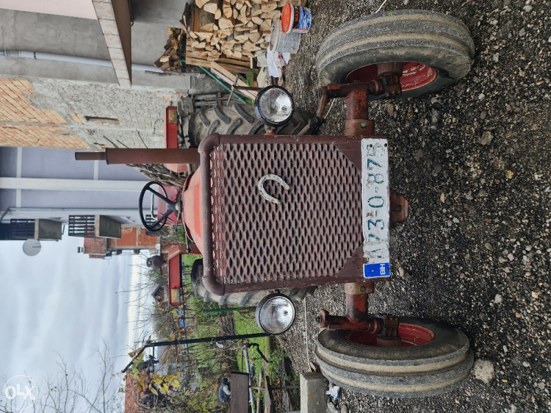 Traktor zetor 5711