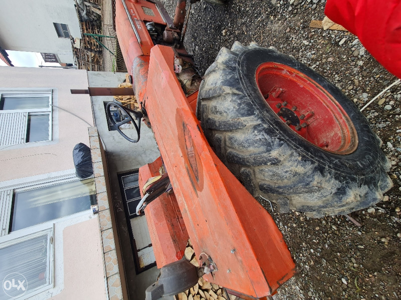 Traktor zetor 5711
