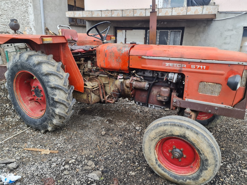 Traktor zetor 5711