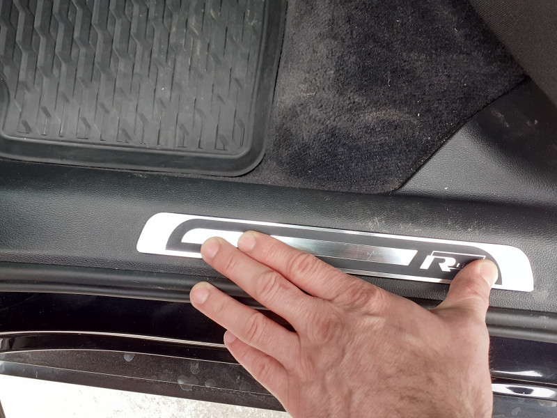 VW PASSAT 8 B8 lajsne prag znak R Line