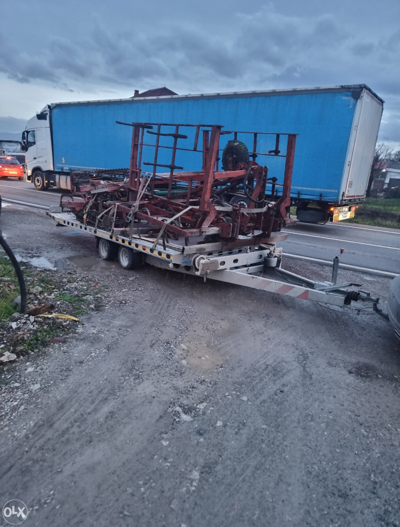 Auto prikolica,labudica,šlepa