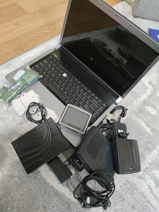 Dell laptop, modemi, tomtom navigacija, punjaci