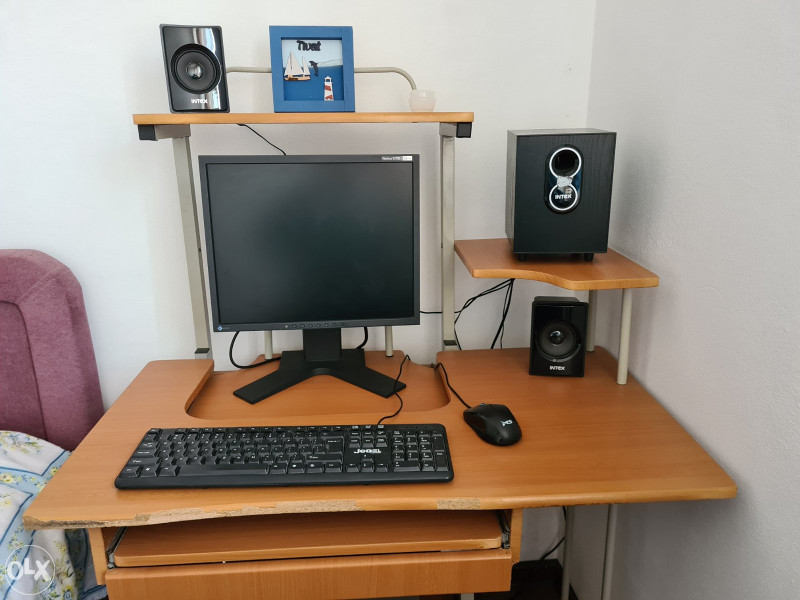 Racunar + Monitor + Woofer zvucnici + Tastatura i mis