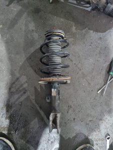 Prednji desni amortizer sa oprugom Peugeot 307 03-07