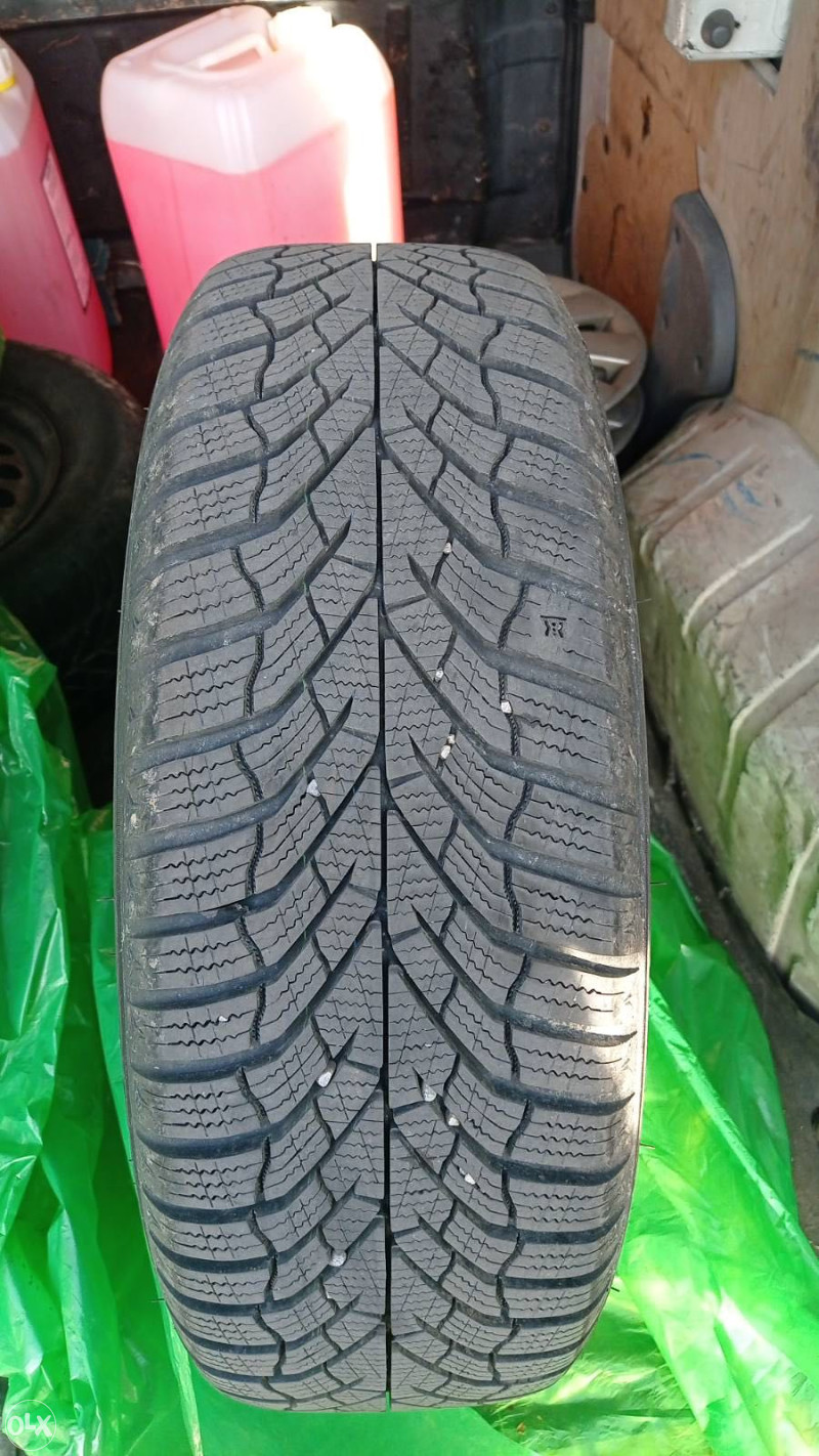 Gume felge( Kumho ) 2022 god.195/65 R15 Zimske - Felge s gumama ...