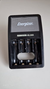 Punjač za baterije Energizer AA AAA NiMH
