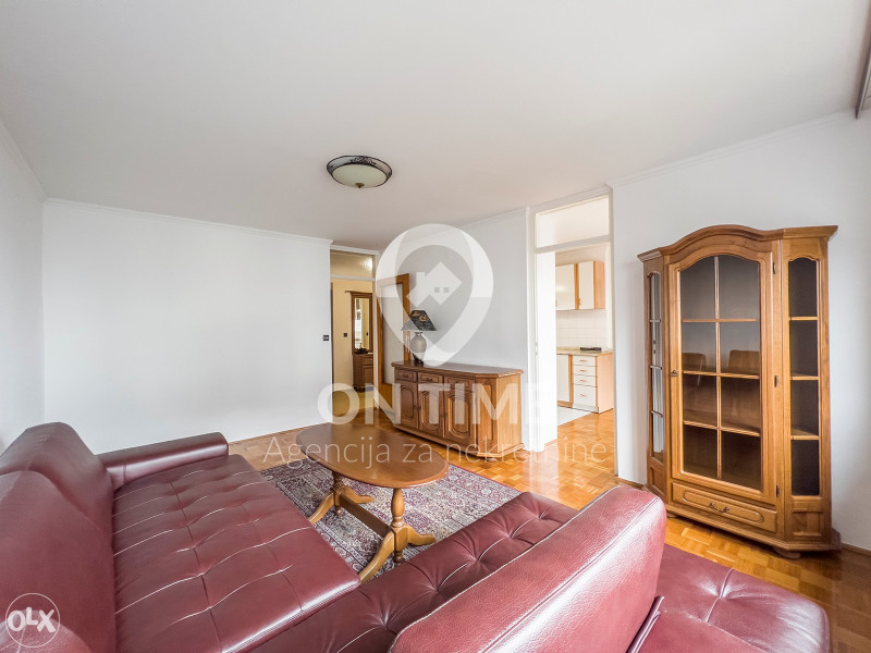 Dobrinja / Dvosoban stan / 48 m2 / Balkon