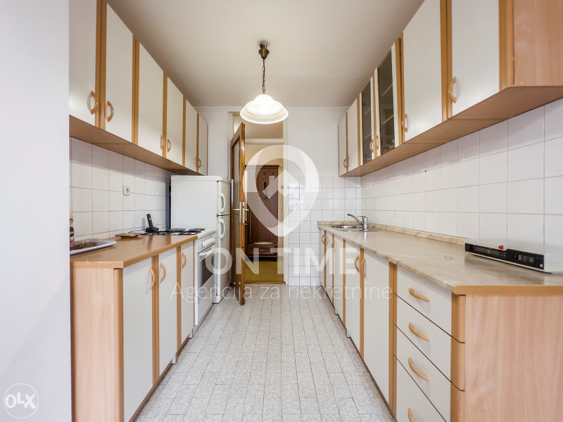 Dobrinja / Dvosoban stan / 48 m2 / Balkon