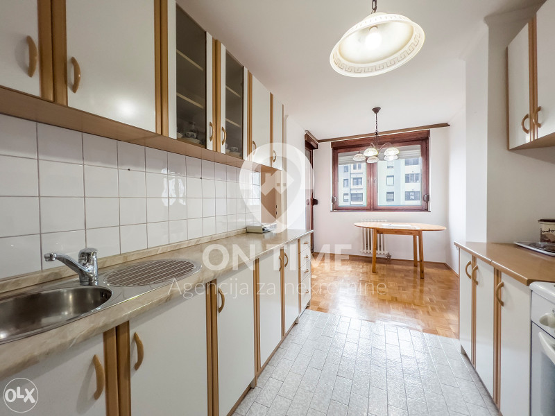 Dobrinja / Dvosoban stan / 48 m2 / Balkon