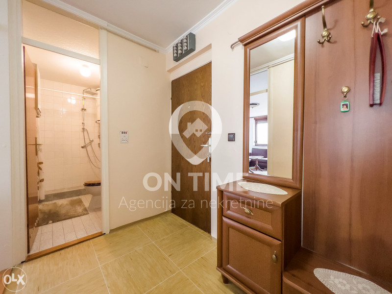 Dobrinja / Dvosoban stan / 48 m2 / Balkon