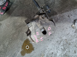 Kočiona čeljust prednja desna Passat 5 plus 1.9 TDI 96k