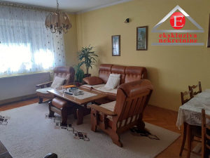 -CENTAR- Četvorosoban stan 88 m2 sa garažom  ID:3533/DŠ