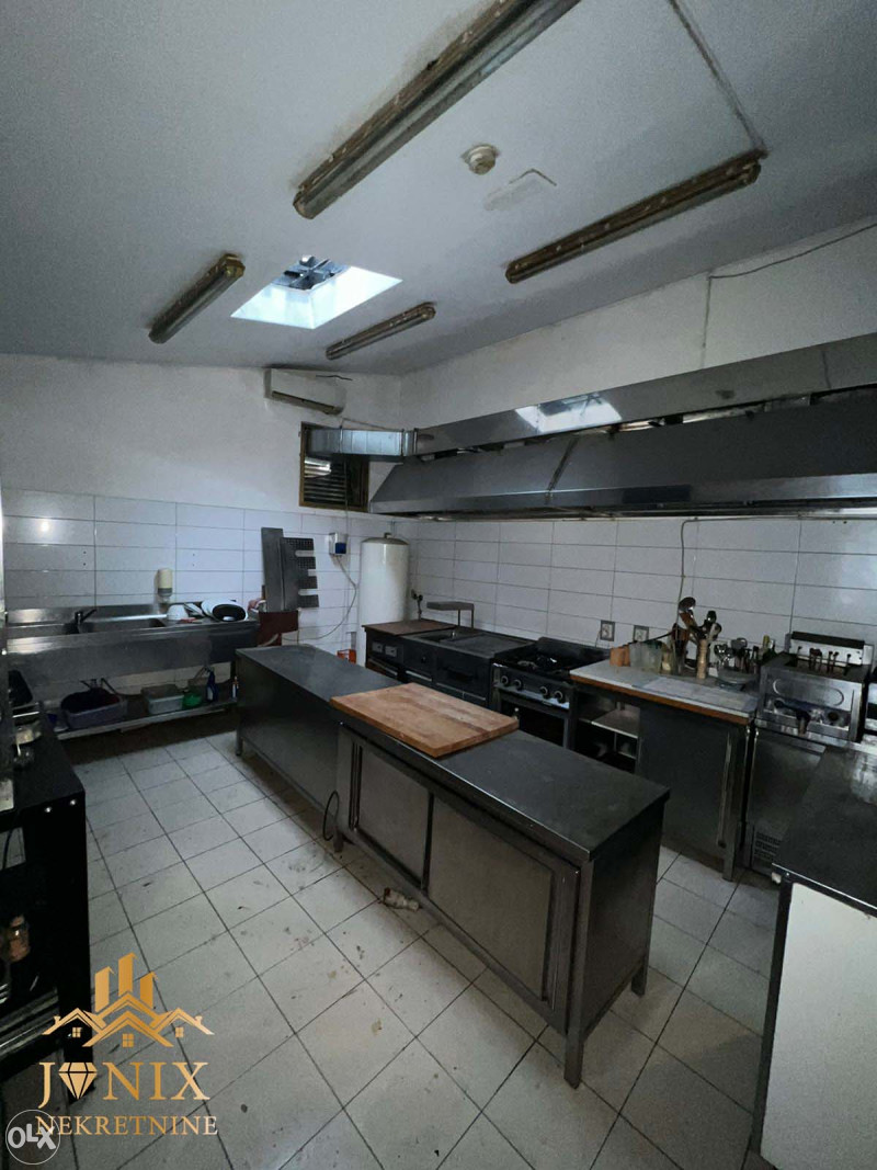 Poslovni prostor - IZNAJMLJIVANJE - Centar Banja Luka