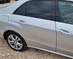 Vrata zadnja desna mercedes w212 limuzina siva boja