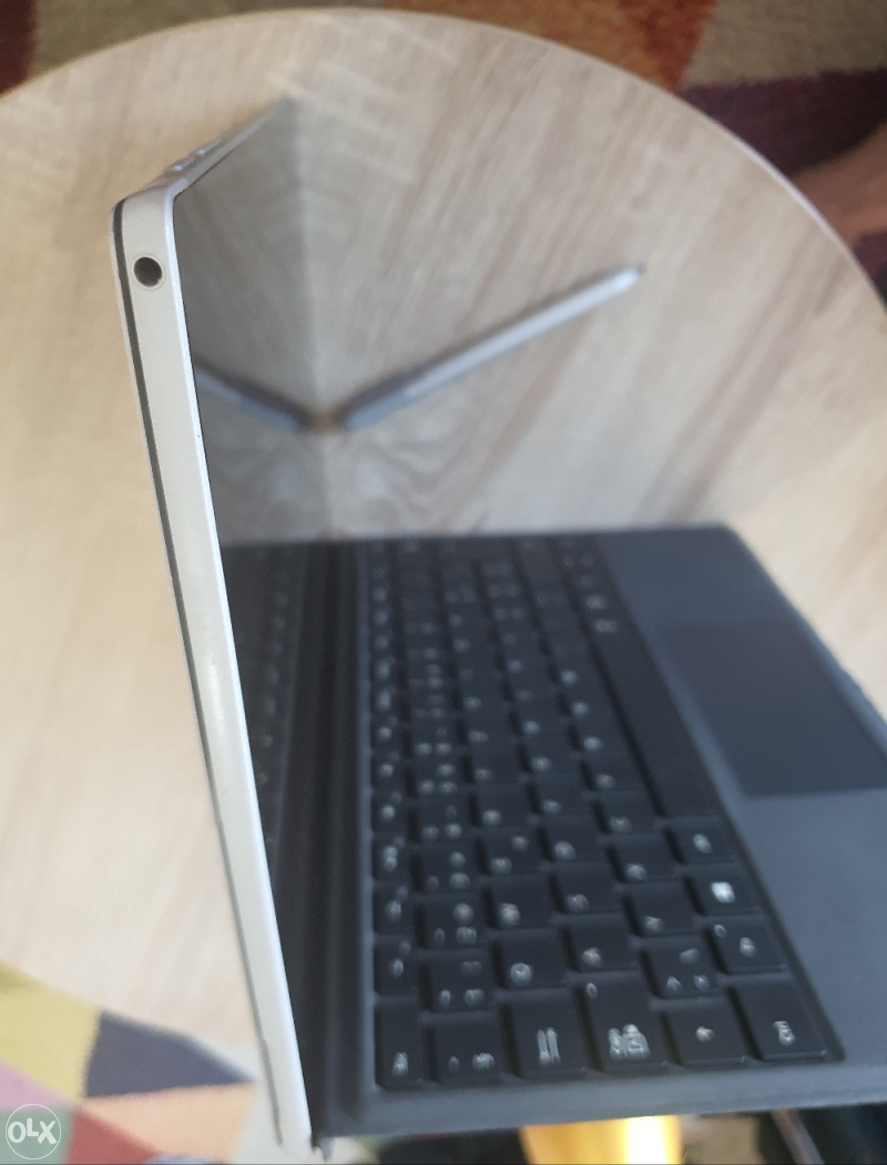MICROSOFT SURFACE PRO 5 (i7) 8GB RAM / tablet & laptop