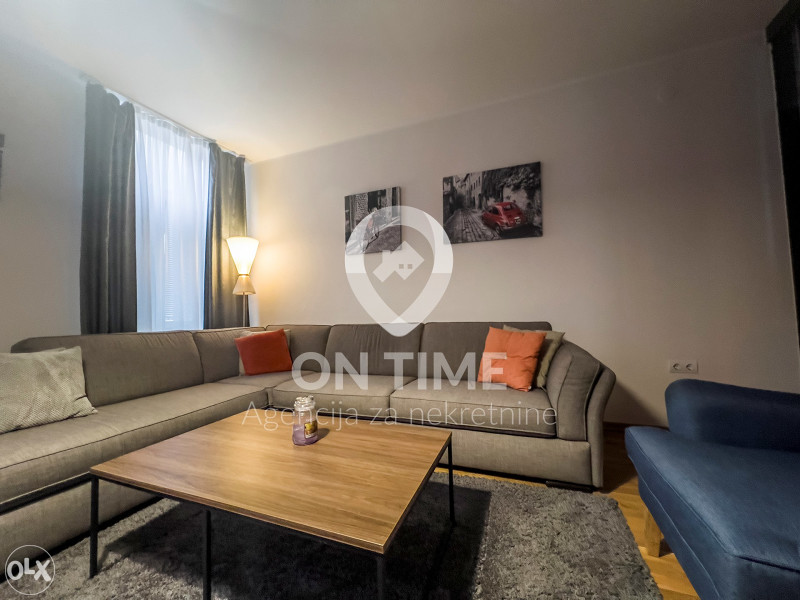 Stari Grad / Dvosoban stan / 88 m2 / NAMJEŠTEN