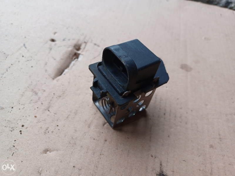 REOSTAT RELEJ VENTILATORA HLADNJAKA RENAULT LAGUNA 2 - Vozila - Releji ...
