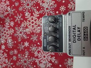 Behringer dd600 digital delay pedala za gitaru