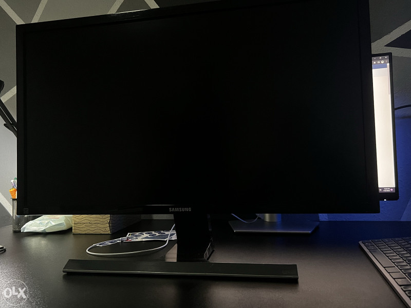 Samsung 27" 4K UHD monitor