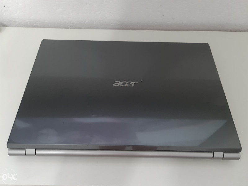 Gaming laptop Acer 8GB RAM i7 NVIDIA 710M 2GB