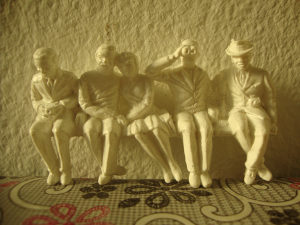 "Ljudi koji sjede" lijepa figurica