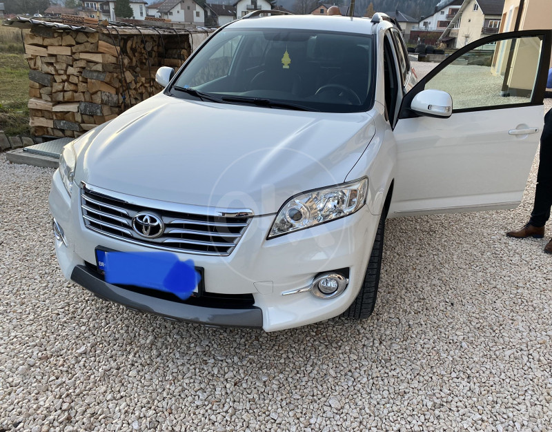 Toyota RAV 4 presao 80 000km, 2012god