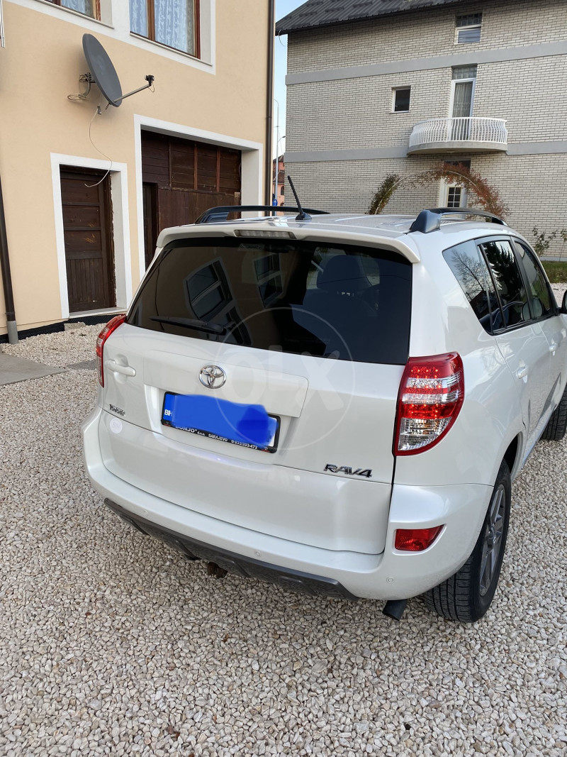 Toyota RAV 4 presao 80 000km, 2012god