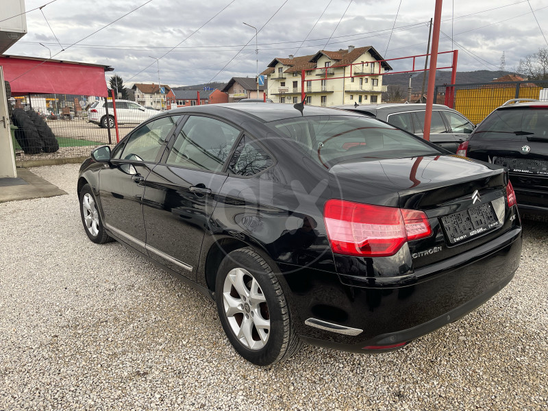 Citroen C5
2,0 Hdi 103kw 2010