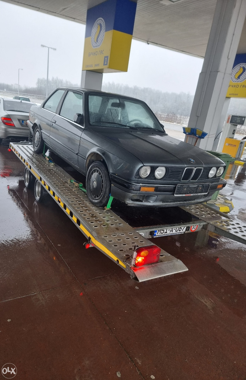 Auto prikolica,labudica,šlepa