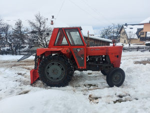 Traktor Imt 560