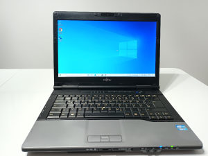 Laptop Fujitsu INTEL i5