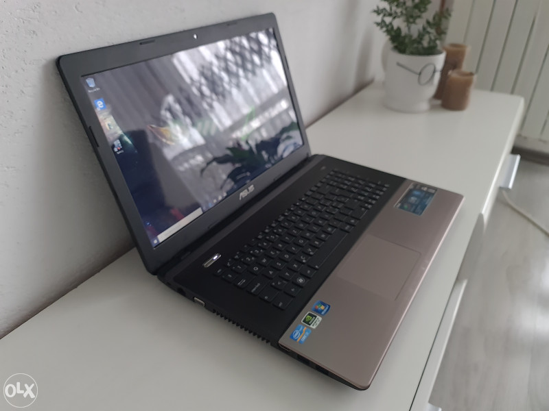 Gaming laptop ASUS i7 16GB RAM 17.3" SSD 2GB graf