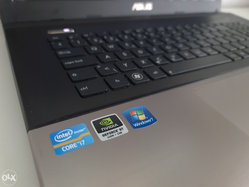 Gaming laptop ASUS i7 16GB RAM 17.3" SSD 2GB graf