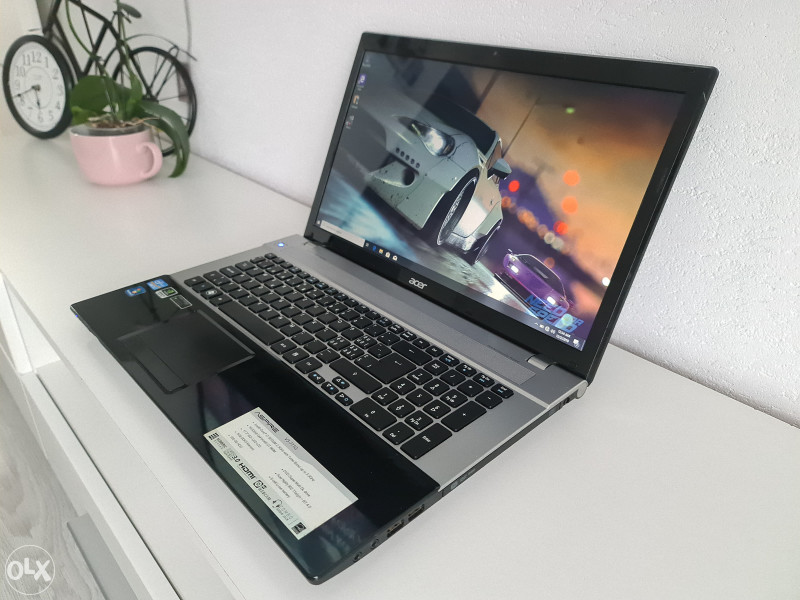 Gaming laptop Acer core i7 8GB RAM 17.3" 2GB graf