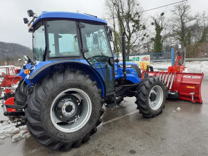 Traktor Solis 90-4 WD sa hidrauličnim grnom
