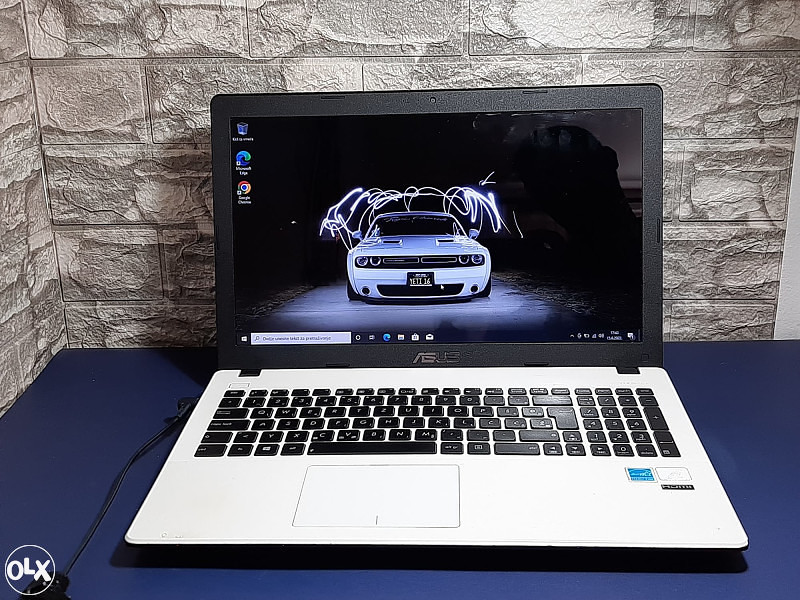 Laptop ASUS x551M N2830 2.16GHz/4GB/320GB