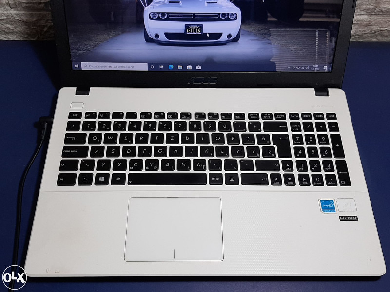 Laptop ASUS x551M N2830 2.16GHz/4GB/320GB