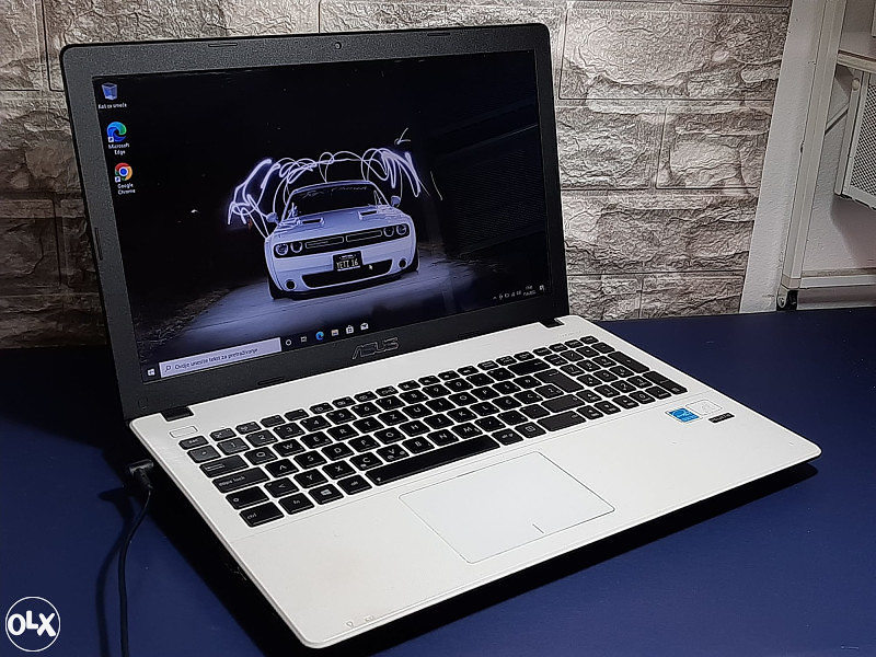 Laptop ASUS x551M N2830 2.16GHz/4GB/320GB