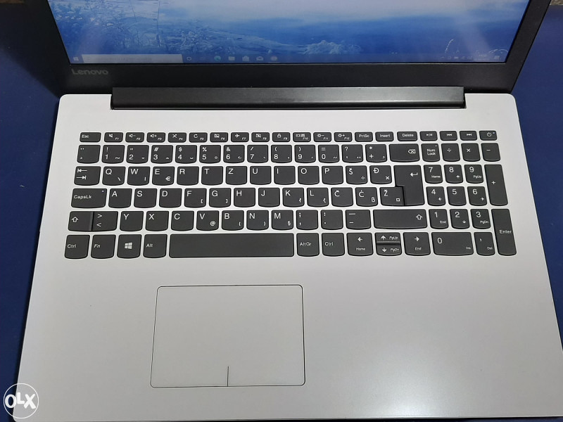 Laptop Lenovo i3-7020/8GB DDR4/256GB/2GB ATI 530
