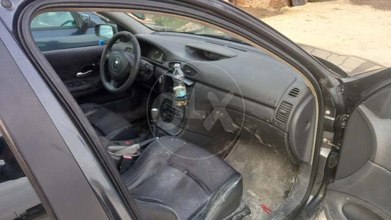 Renault Laguna dijelovi a moze i komplet pali