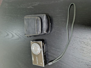 Fotoaparat Olympus 4x wide i 14MP sa futrolom i kablom.