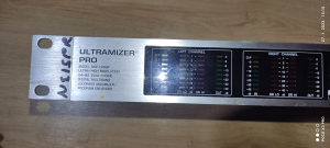 Behringer ultramizer pro dsp 1400p