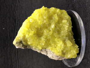Kristal Mineral Sumpora Peru na matrixu