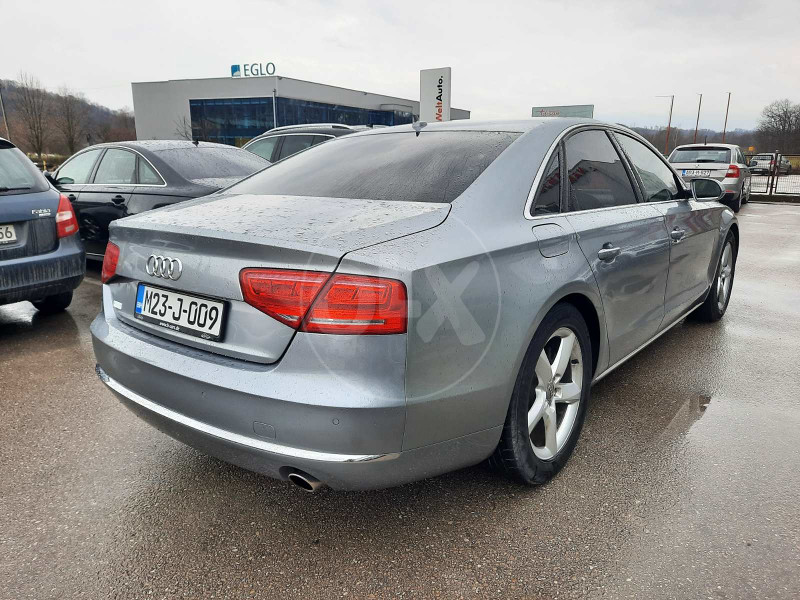 AUDI A8 QUATRO 3.0 TDI