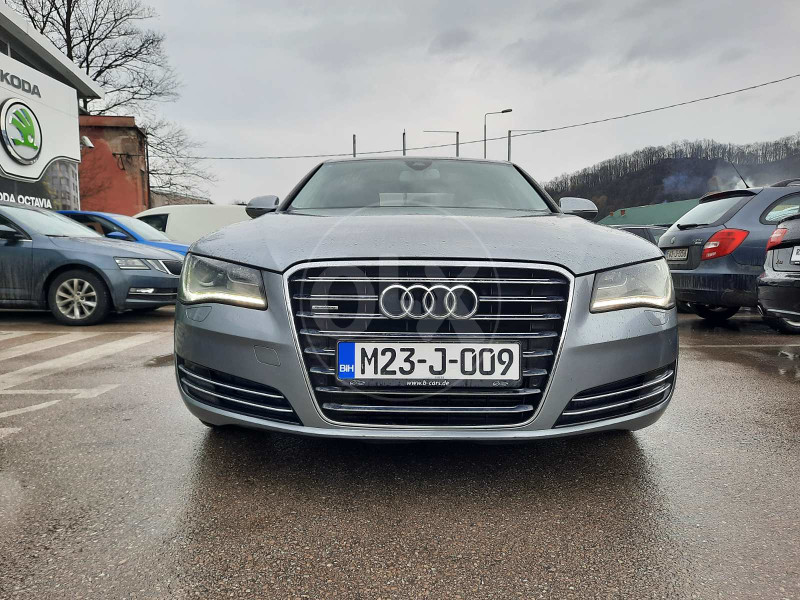 AUDI A8 QUATRO 3.0 TDI