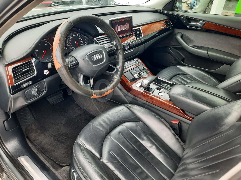AUDI A8 QUATRO 3.0 TDI